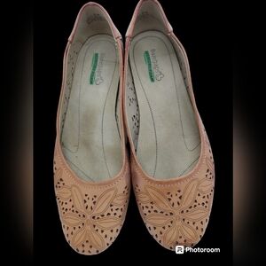 Baretraps Mariah Slip-On Flats Light Coral Women's Size 8